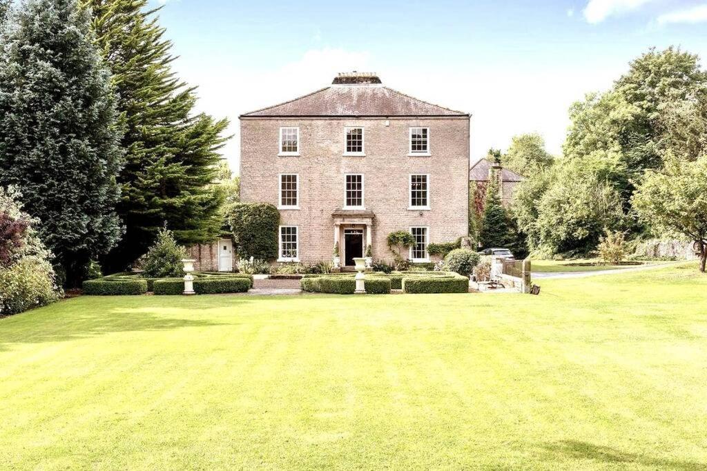 Georgian Villa In Richmond On The River Swale Exterior photo